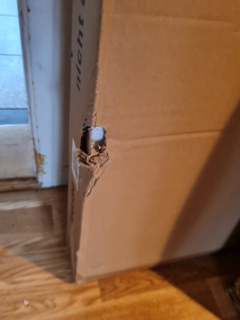 ein beschädigtes paket.